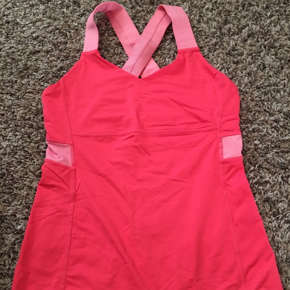 Lululemon tank